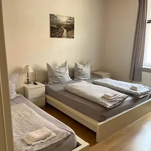 Messe 2 Apartment